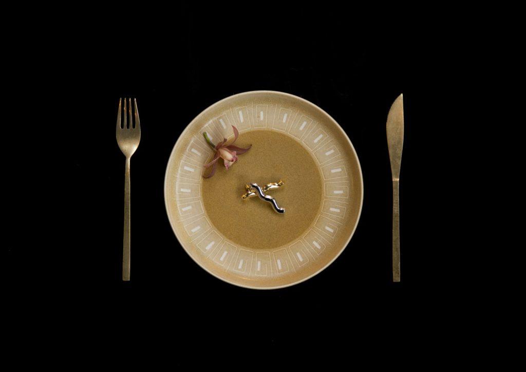 Best happy hours in Detroit with craft cocktails and skyline backdrop